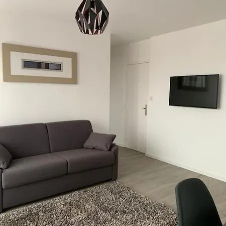 Appartement Renove Proche Centre-ville Avec Balcon